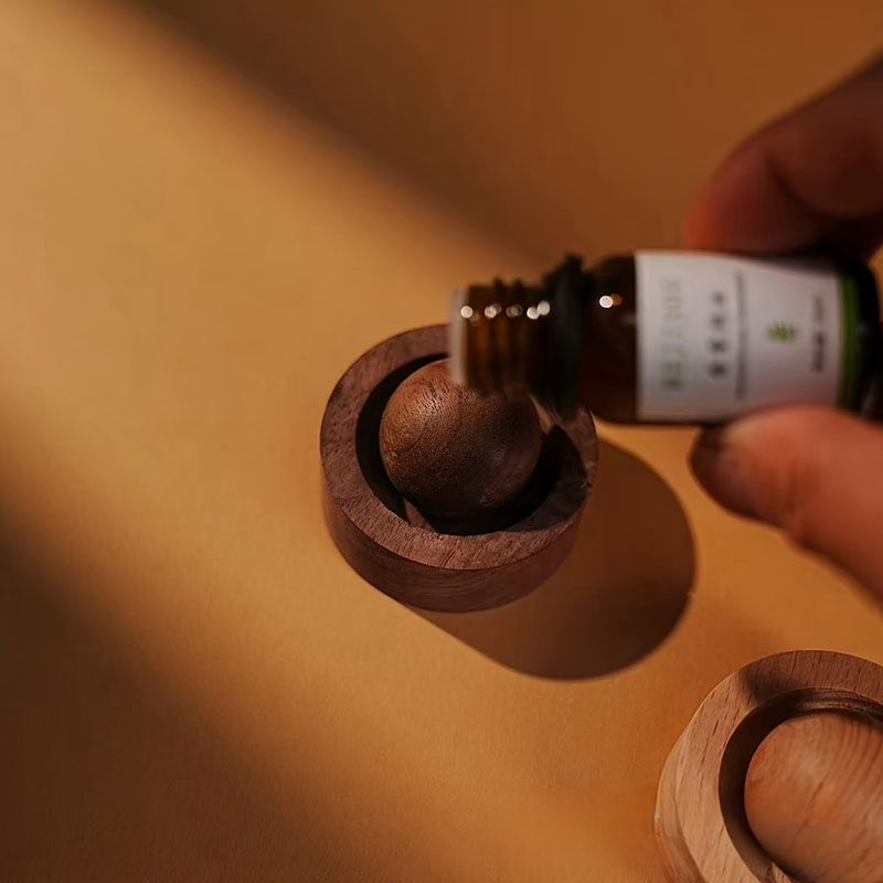 Quality Home Fragrance - ناشر رائحة خشبي أنيق، تصميم دوار